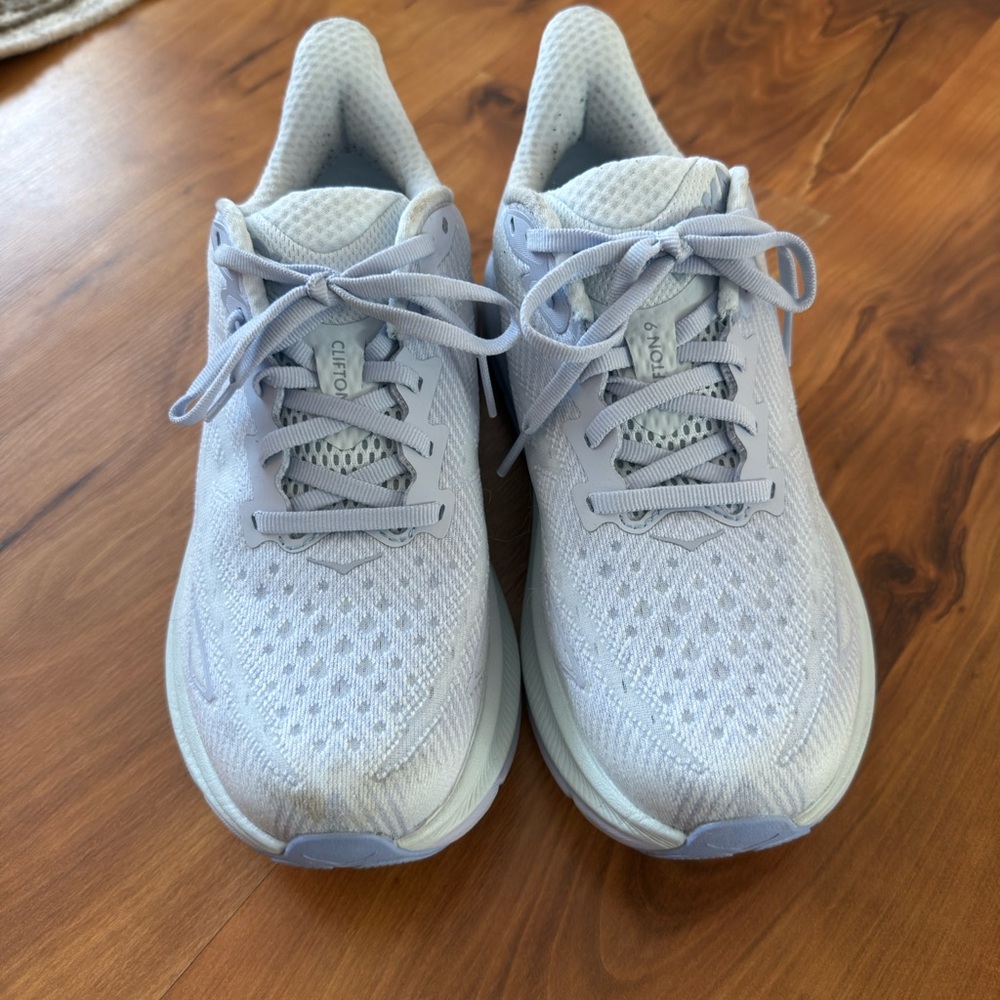 Hoka Clifton 9. Size 7.5